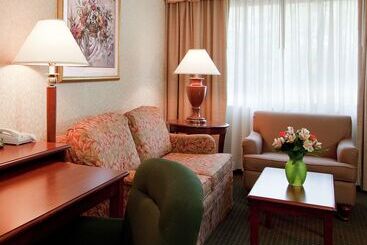 Doubletree Suites By Hilton Hotel Cincinnati   Blue Ash
