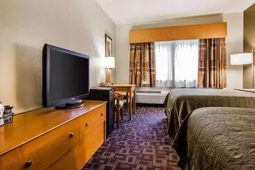 호텔 Quality Inn & Suites Des Moines Airport
