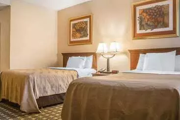 בית מלון כפרי Quality Inn & Suites Palm Island Indoor Waterpark