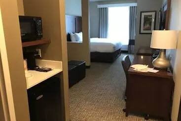 בית מלון כפרי Comfort Suites