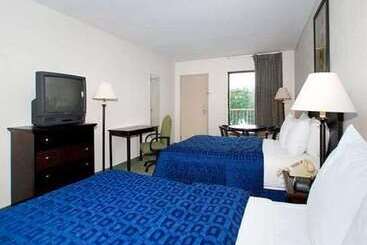 فندق Comfort Suites