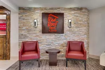 בית מלון כפרי Red Roof Inn & Suites Newport   Middletown, Ri