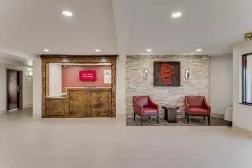 Отель Red Roof Inn & Suites Newport   Middletown, Ri