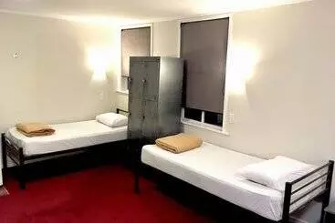 צימר Freemans Backpackers Lodge   Hostel