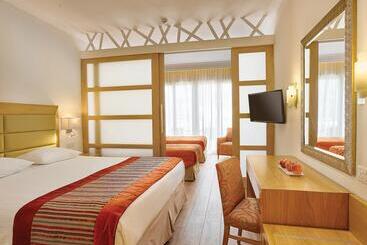 Отель Olympic Lagoon Resort Ayia Napa