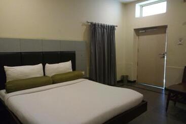 Taj Mahal Hotel Abids