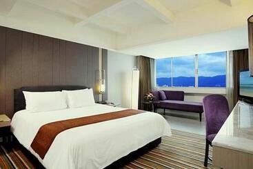 Centara Hotel Hat Yai