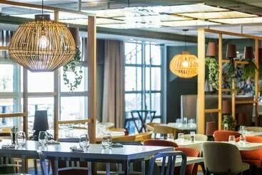 Отель Hôtel Mercure Paris Massy Gare Tgv