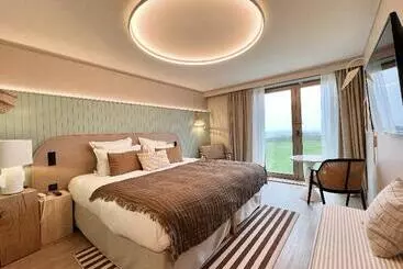 Отель Emeria Dinard Thalasso Spa