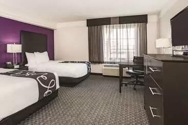 Отель La Quinta By Wyndham Las Vegas Summerlin Tech