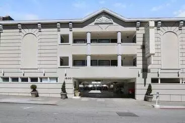 هتل Nob Hill Motor Inn  Newly Updated Rooms!