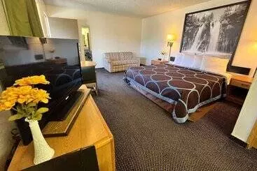 فندق Super 8 By Wyndham Red Bluff