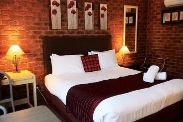 בית מלון כפרי Admiral Motor Inn