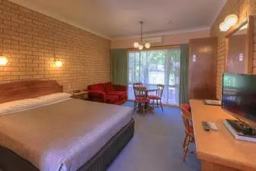 Hotel Barrass's John Bright Motor Inn