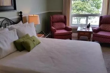 فندق Bayside Inn