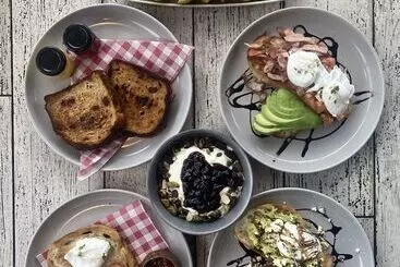 アパートホテル The Charles Boutique Hotel & Dining