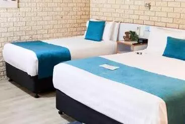 Kennedy Drive Airport Motel