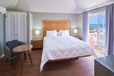 Aparthotel St George S Club