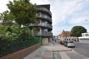 Turistihuoneistot Apexlivingne   Luxury Balcony Apartment, Double Bed, Wifi