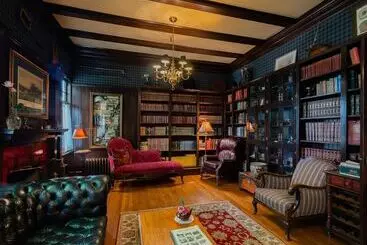 هتل Beaconsfield Bed And Breakfast   Victoria