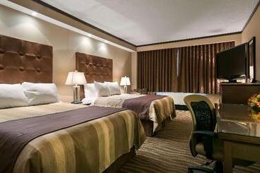 בית מלון כפרי Best Western Premier Denham Inn & Suites