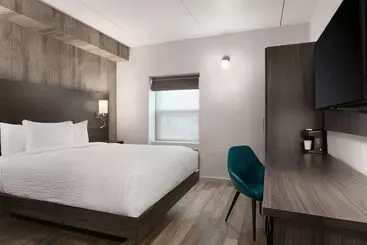 هتل Days Inn By Wyndham Saint John