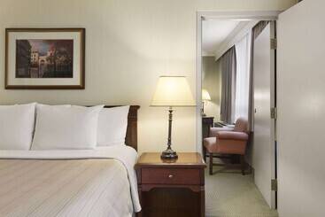 호텔 Days Inn By Wyndham Ottawa West