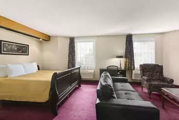 Отель Brockville Inn And Suites
