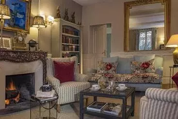 Отель Chateau La Cheneviere