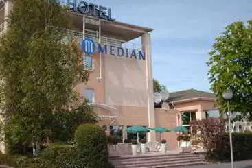 Otel Median Roissy CDG Airport