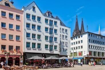 اقامتگاه Cityclass Hotel Alter Markt