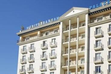 בית מלון כפרי Mediterranean Palace