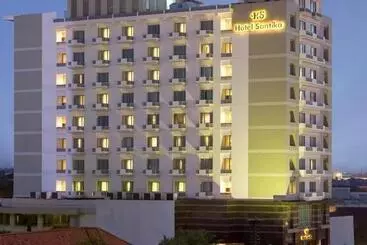 Otel Santika Pandegiling Surabaya