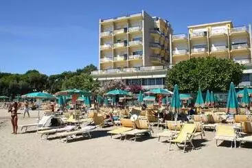 Hotel Bellevue Et Mediterranée