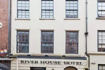 Hotel Riverhouse