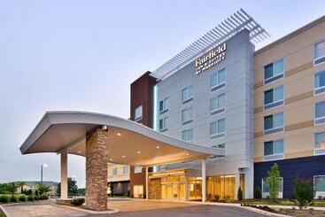 هتل Fairfield Inn & Suites By Marriott Nashville Airport