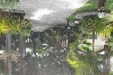 Kahuna Hotel, Cafe And Restaurant