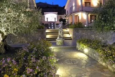 Отель Ristorante Borgo La Tana