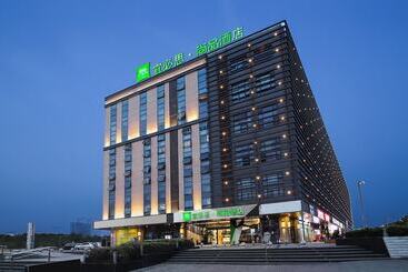 Ibis Styles Hotel Nanjing South Railway Station North Square