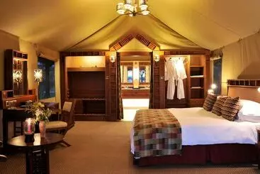 هتل Sweetwaters Serena Camp