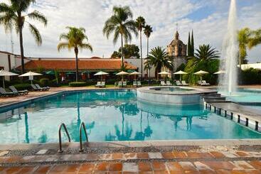 Отель Misión Grand Juriquilla