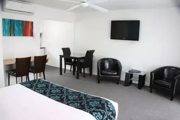 Отель Camelot On Ulster