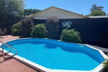 Hotel Knightsbridge Court Motor Lodge