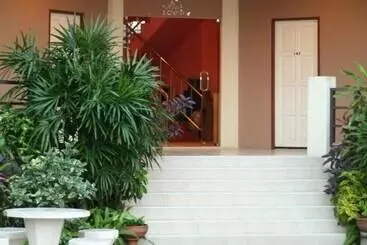 Hotelli Baan Chomphu