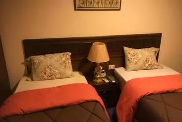 ペンション 3 Pyramids View Inn