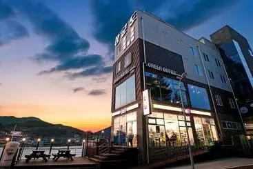 Yeosu Janggun Island Pension