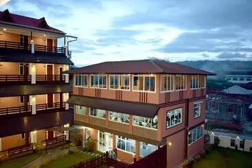 هتل Immana Grand Inle