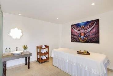 Lemon Tree Hotel, Sector 68, Sohna Road, Gurugram