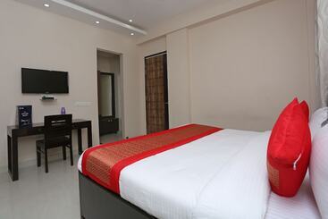 בית מלון כפרי Oyo 9997 Sohna Road