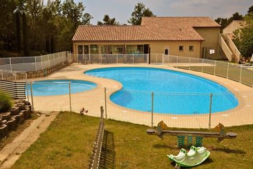 ツーリストアパートメント Jardin Du Golf